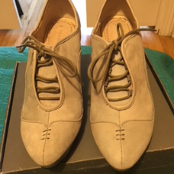 New in a box TERRA PLANA shoes EUC 39 - Picture 3 of 5